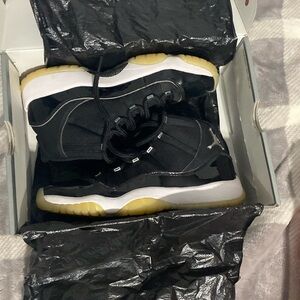Jordan 11 Jubilee 2020
BOX GOOD CONDITION 
SIZE 7Y